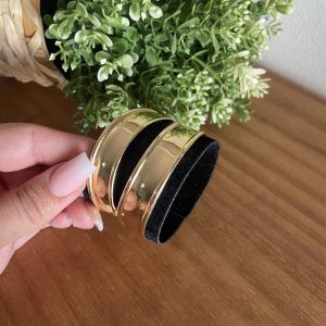 Brazalete ancho luna dorado