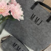 Bolso fieltro con asas de cuero personalizado con inicial