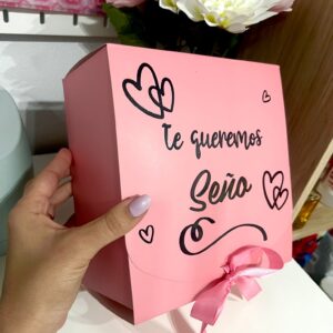 Alternative view of Caja Regalo "Te Queremos Seño "