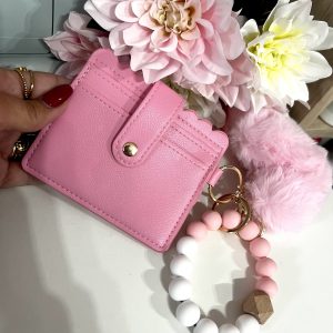 TARJETERO CON PULSERA Y LLAVERO CORAZÓN ROSA