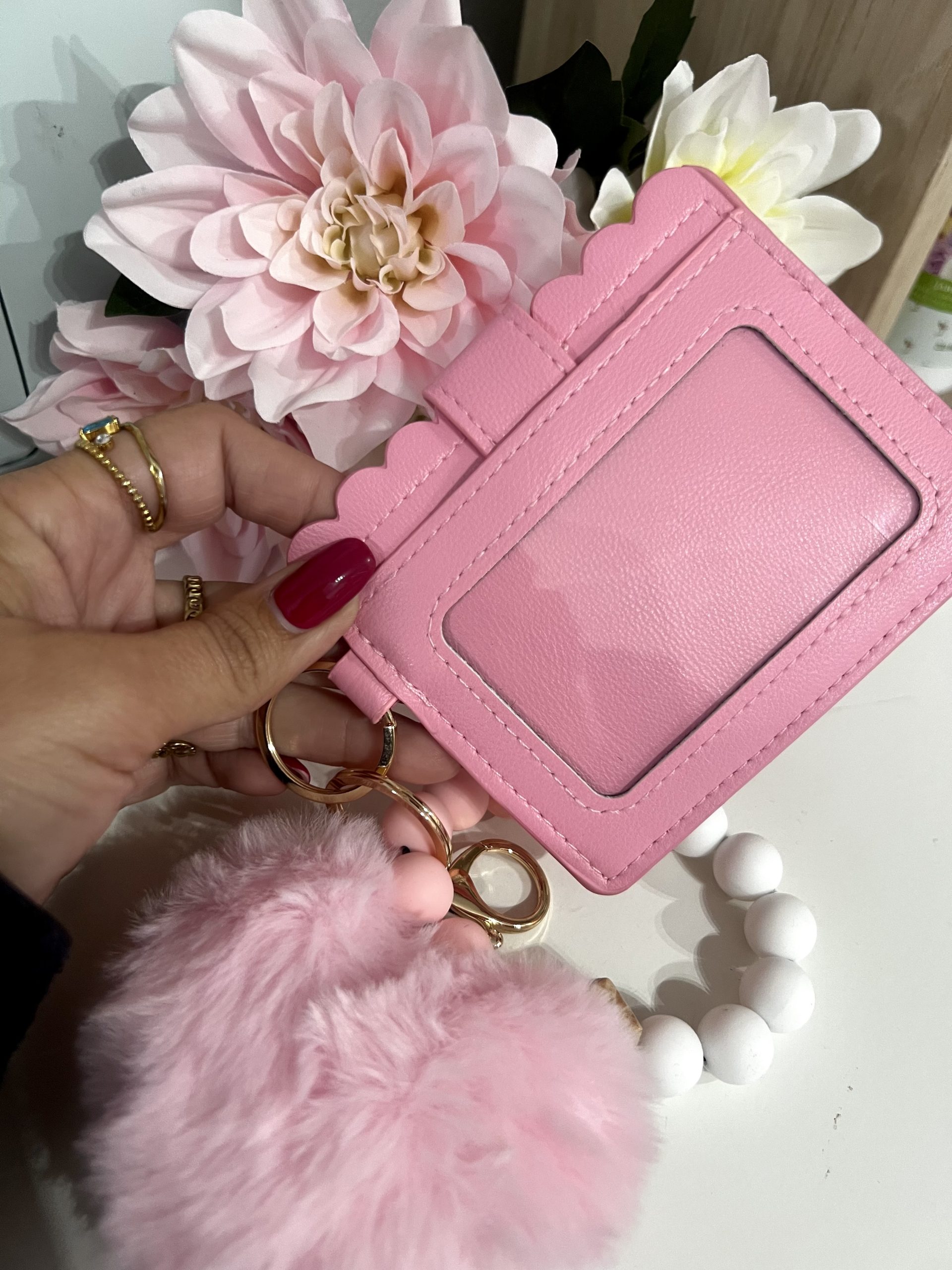 TARJETERO CON PULSERA Y LLAVERO CORAZÓN ROSA - Imagen 2