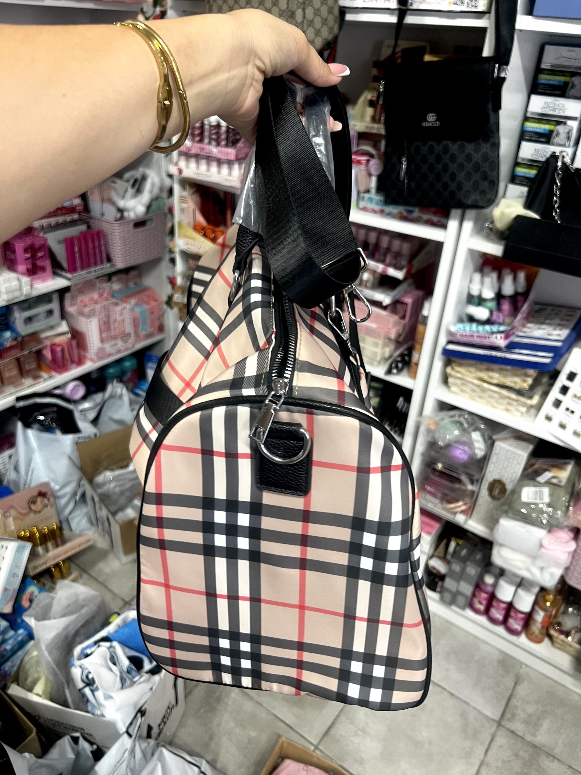 BOLSO VIAJE INSPIRACION BURBERR CON ASAS PARA COLGAR - Imagen 3