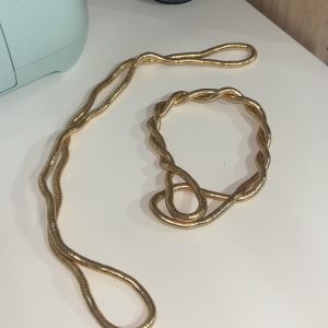 COLGANTE DEL MOMENTO DORADO