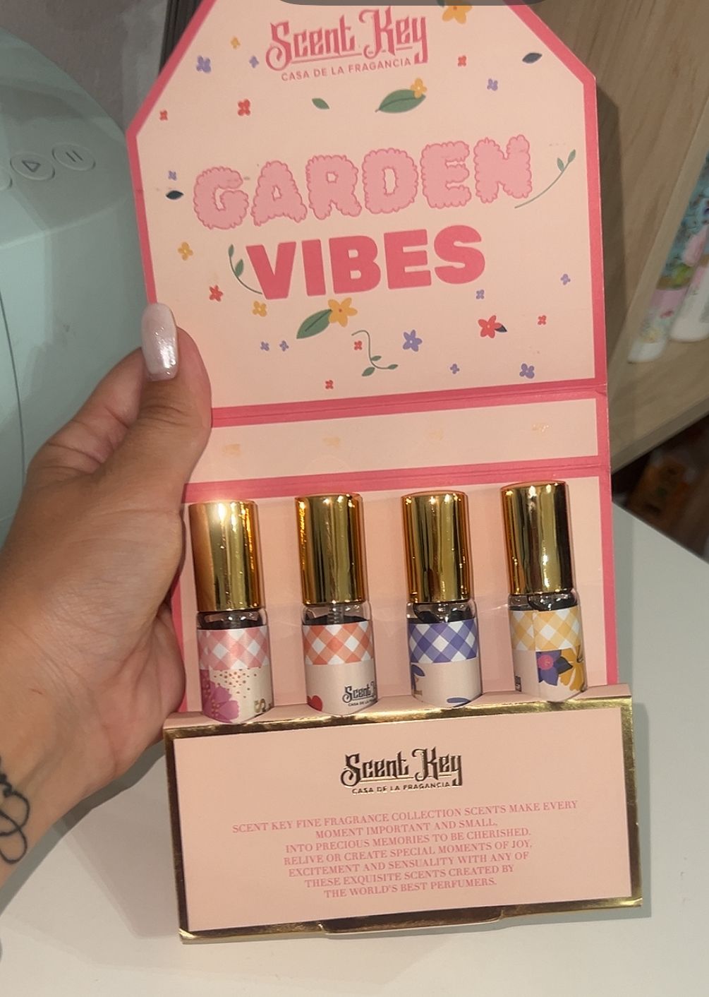 PACK REGALO CON 4 MINI PERFUMES