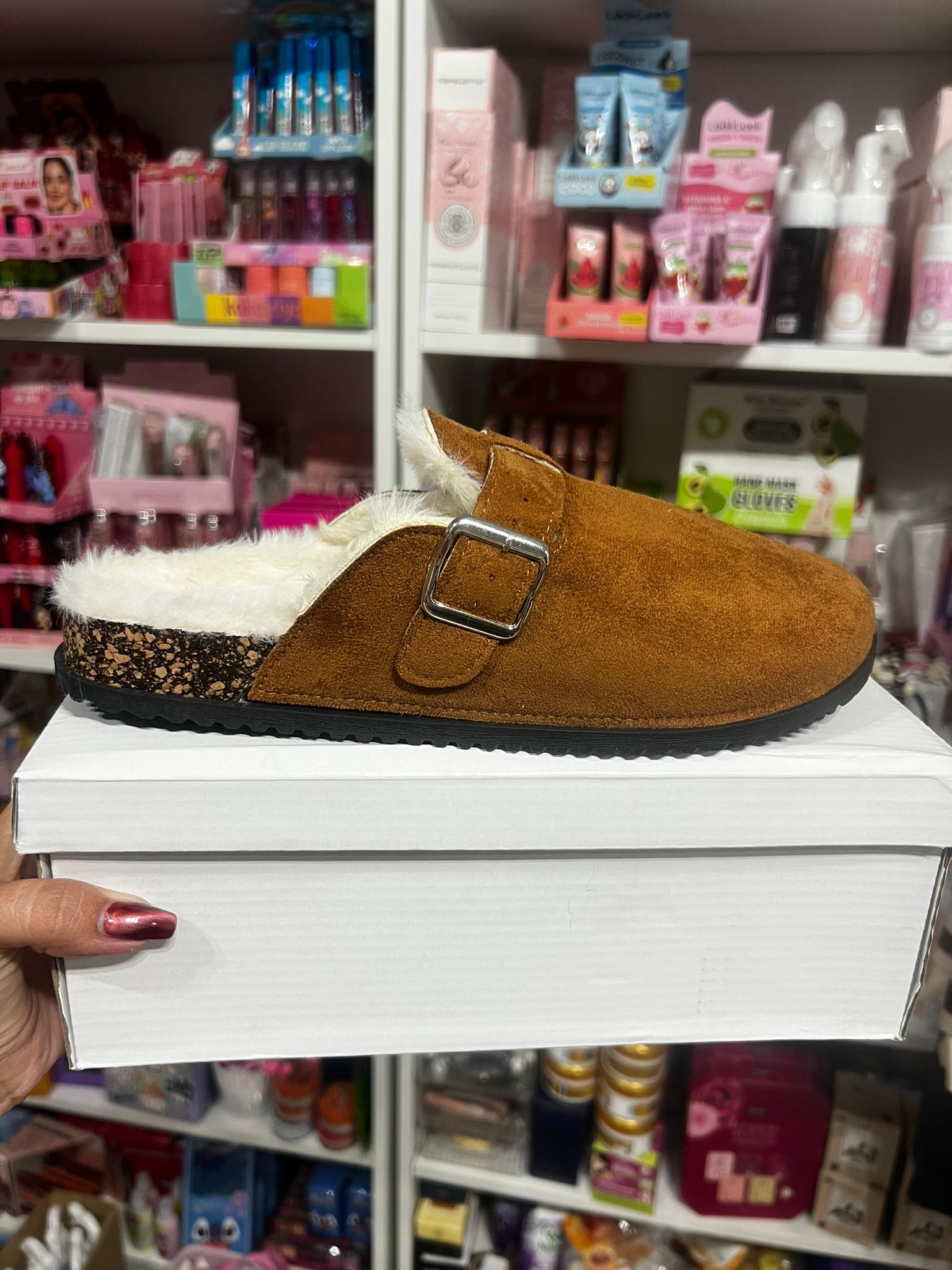 ZUECO COLOR CAMEL NUMERO 41 ( VALIDO PARA UN 40) - Imagen 3