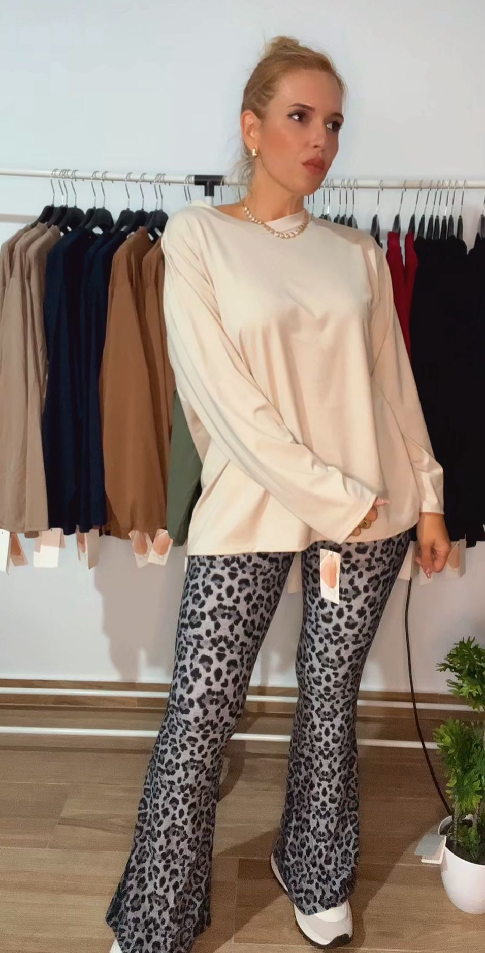 CAMISETA ZARA MANGA LARGA BEIG - Imagen 2