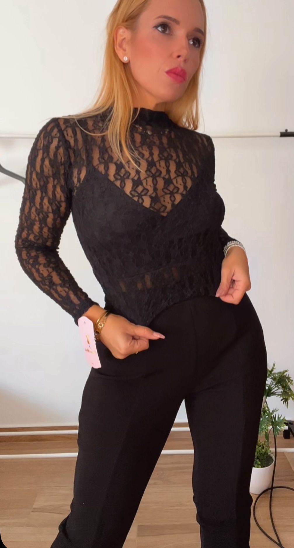 CAMISETA ENCAJE NEGRO